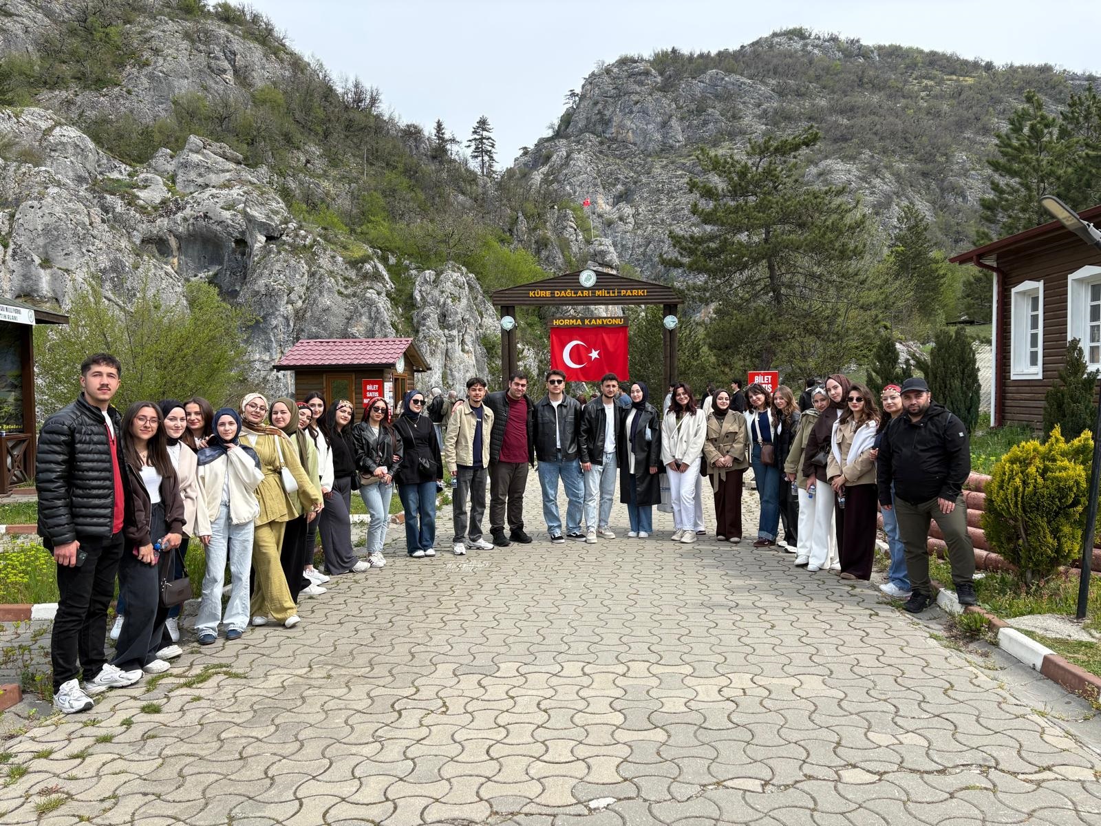 İnebolu Meslek Yüksekokulu Öğrencilerinden Sosyal, Kültürel ve Çevresel Farkındalık Gezisi