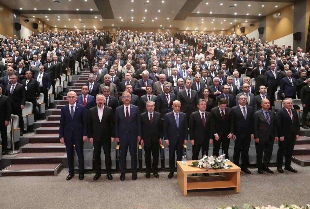 YÜKSEKOKULUMUZ IV. TARIM ORMAN ŞURASI`NDA